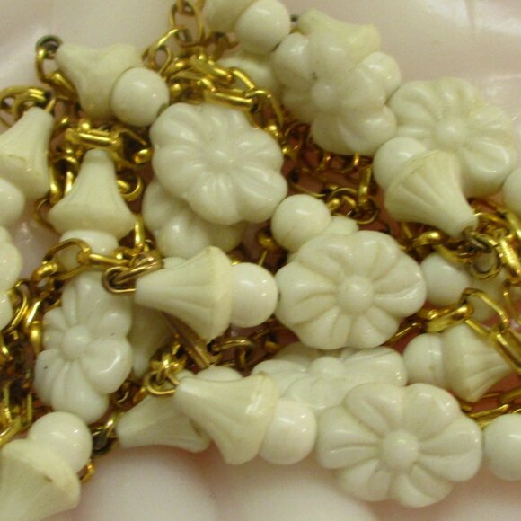 HOBE 53" Floral Milk Glass Gold Chain Convertible Necklace ~ VINTAGE Designer - Picture 12 of 14